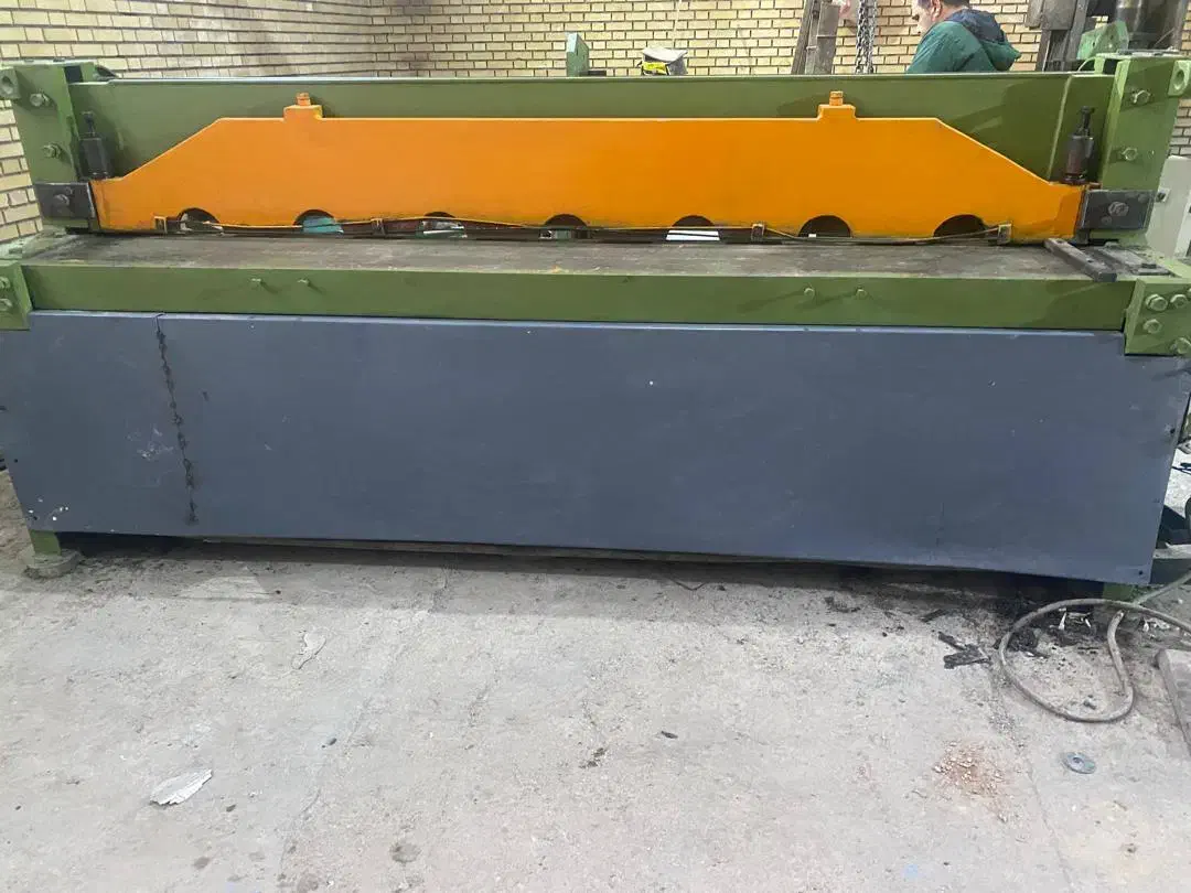 گیوتین ۲.۵متر آسیا|ماشینآلات صنعتی|برخوار, |دیوار