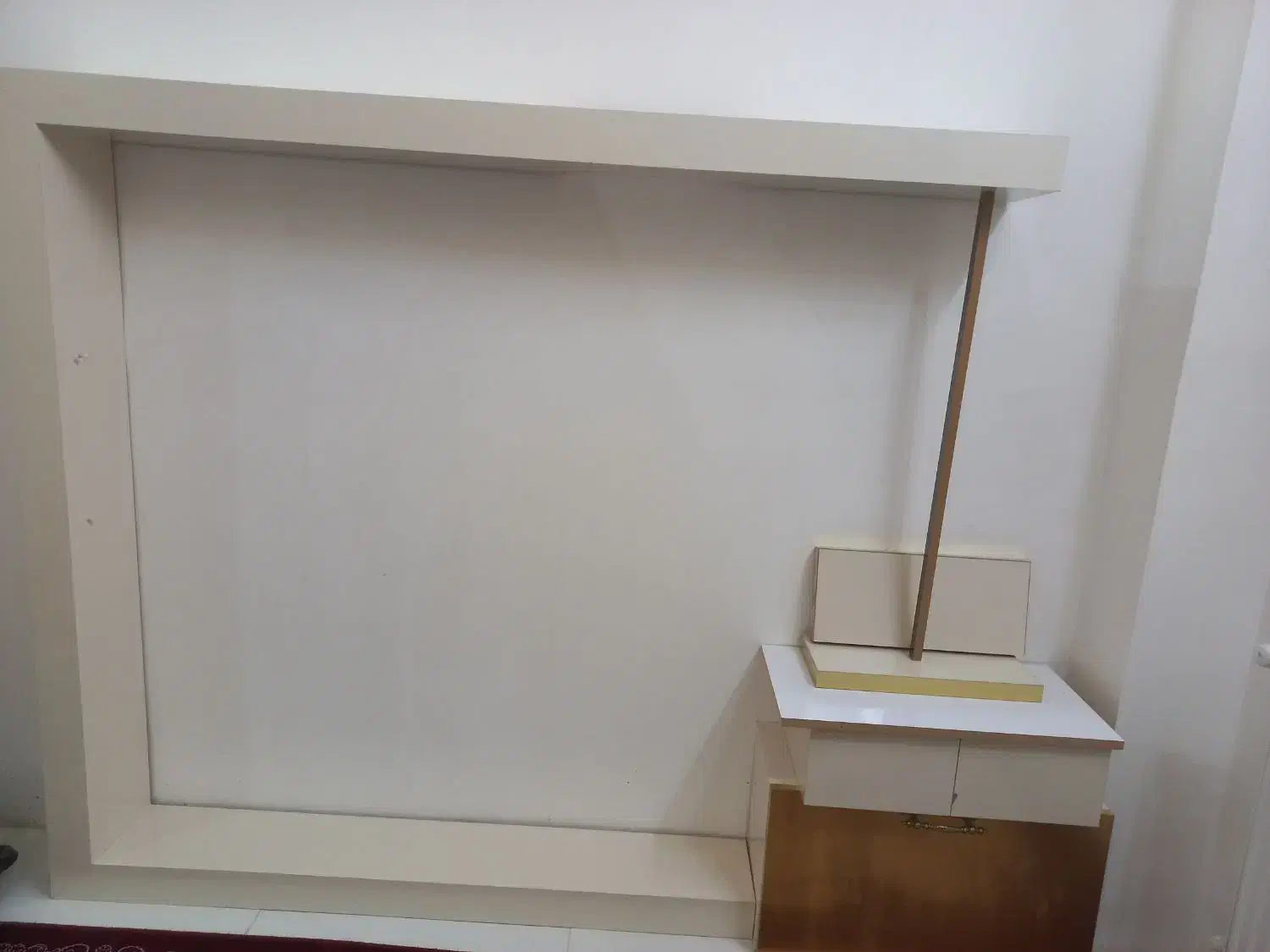 دکور پشت تلویزیون با چوب هایگلس براق درجه یک|میز تلویزیون|شیروان (خراسان), |دیوار