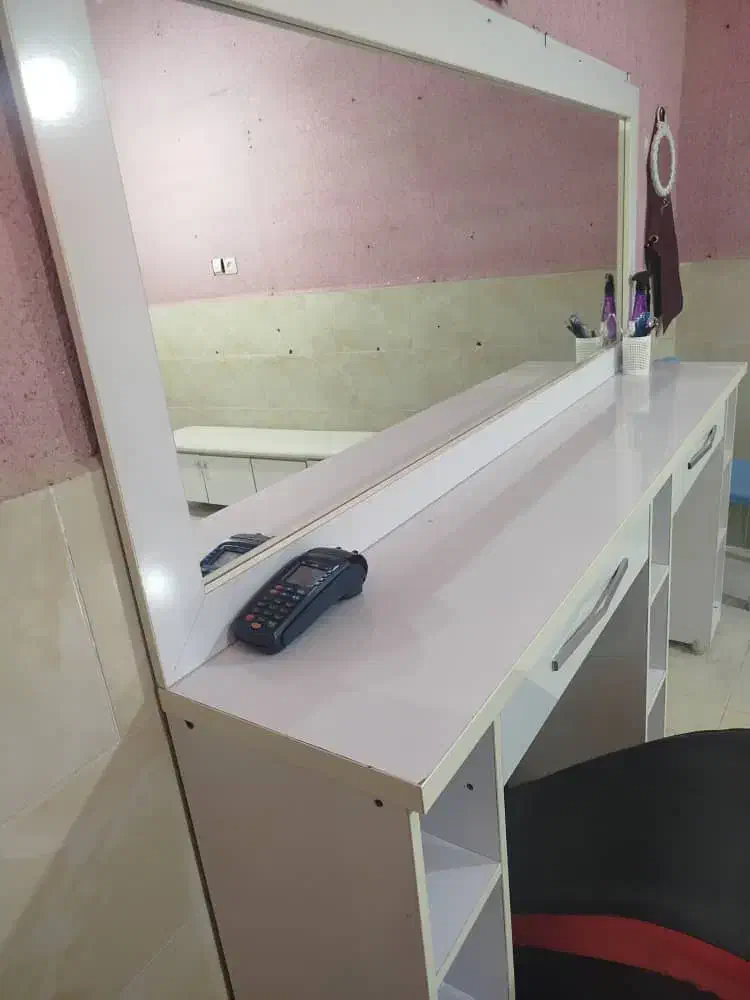 دکور|آرایشگاه و سالن‌های زیبایی|خان ببین, |دیوار