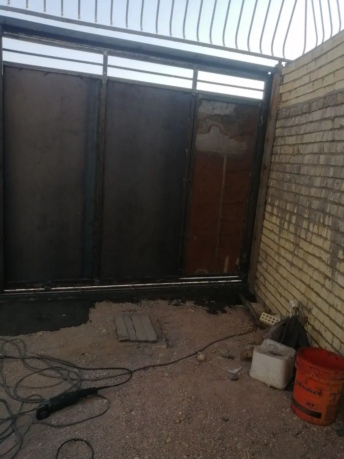 درب حیاطی سه لنگه|مصالح و تجهیزات ساختمان|مبارکه, |دیوار