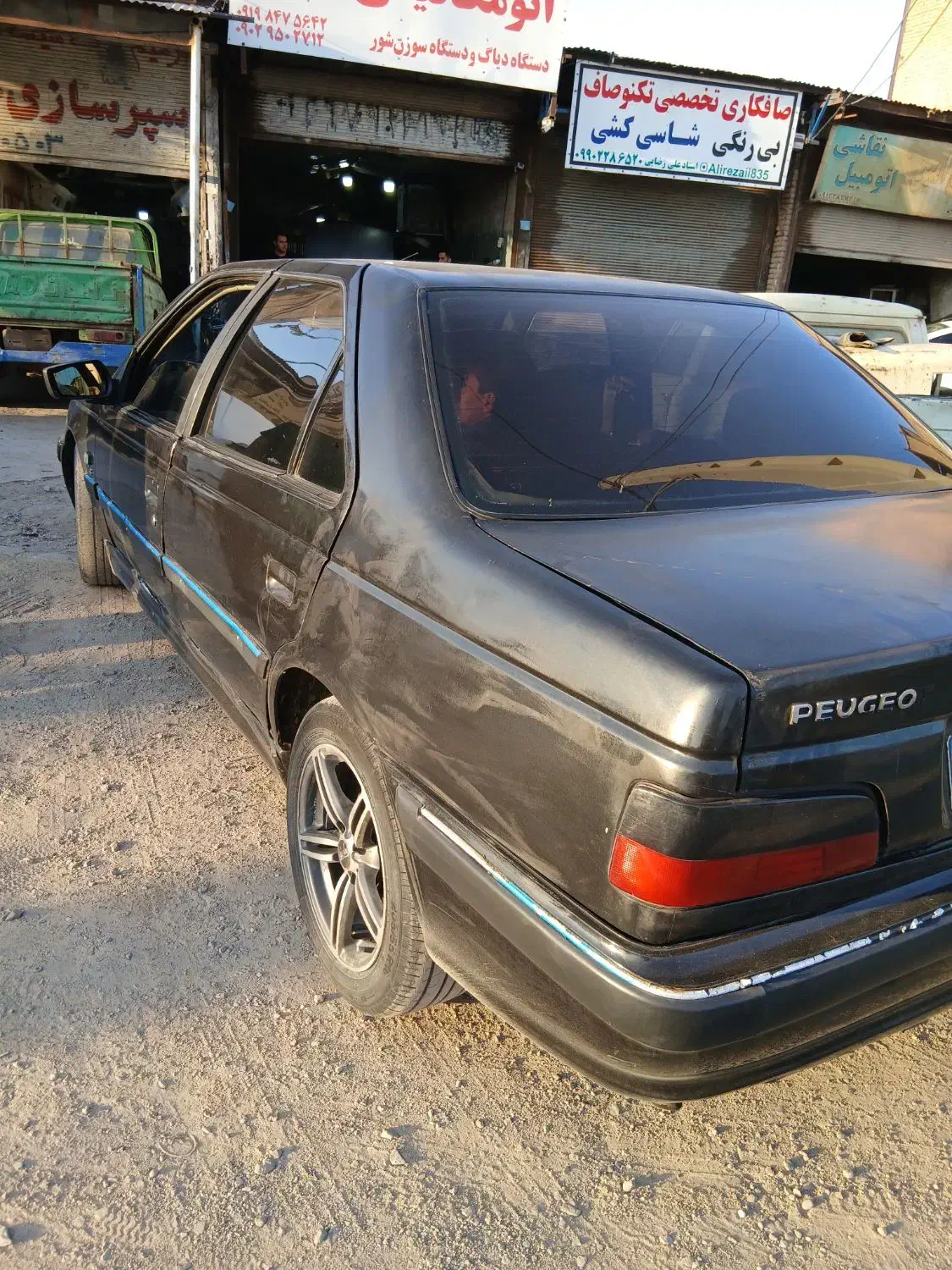 پژو پارس مدل ۸۲|خودرو سواری و وانت|بوئین زهرا, |دیوار