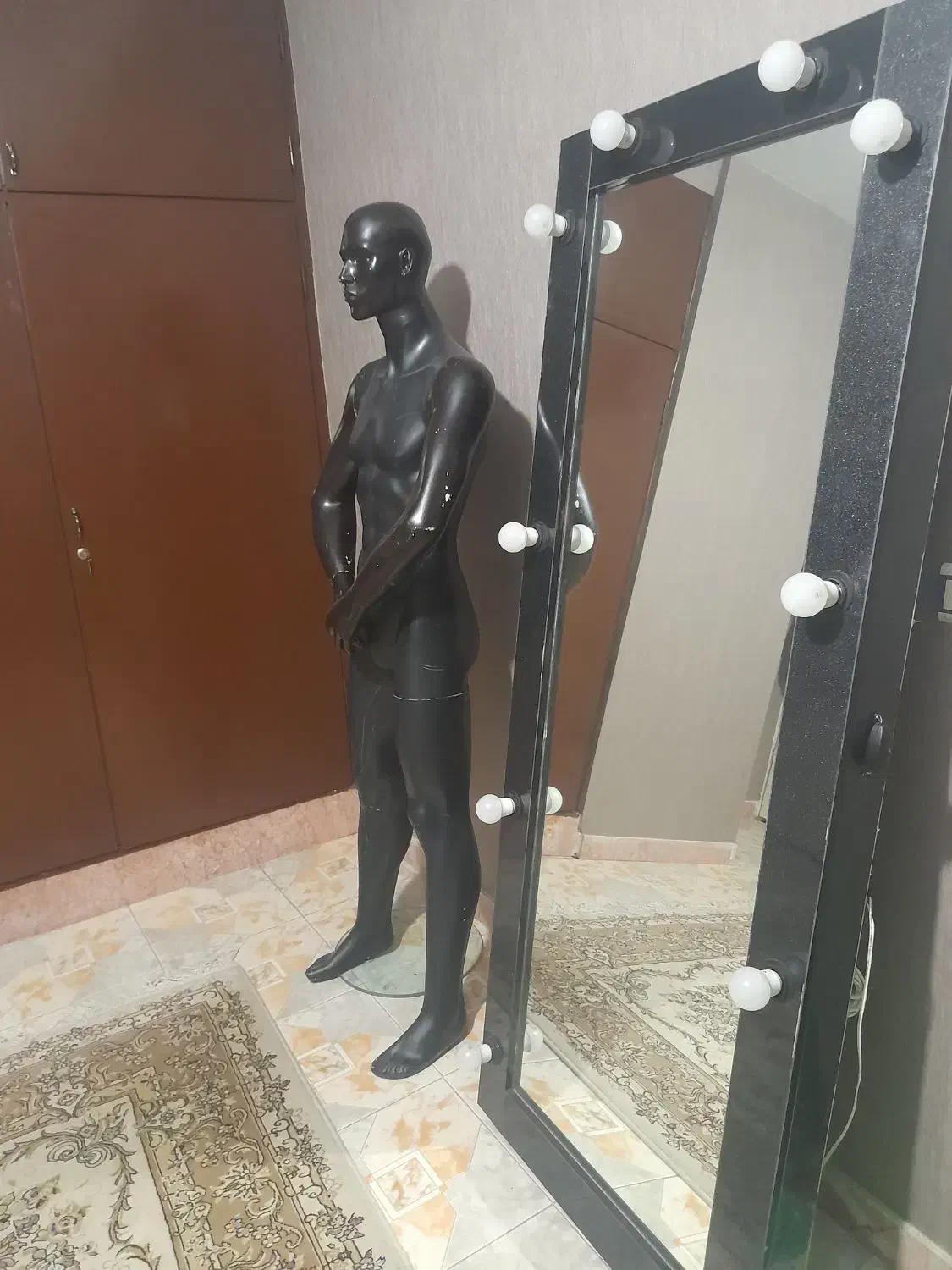 مانکن مردانه|فروشگاه و مغازه|اندیشه, اندیشه فاز ۲|دیوار