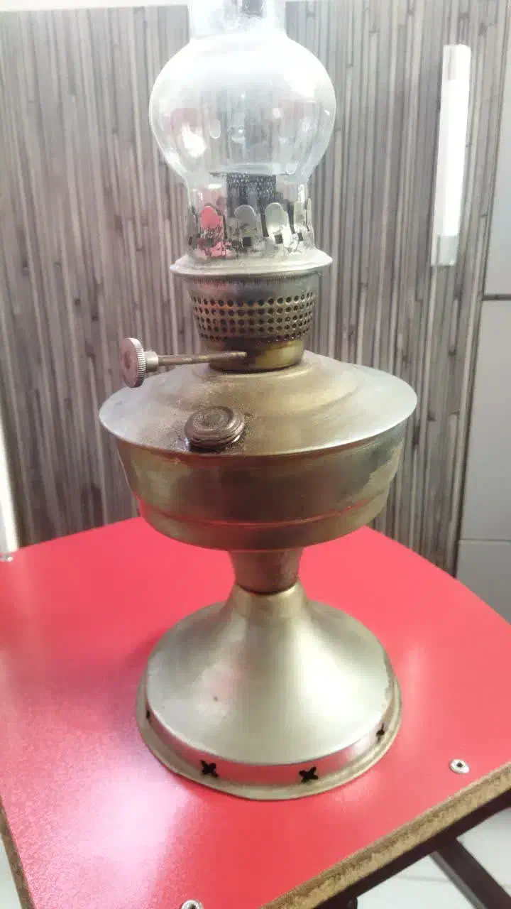 چراغ نفتی قدیمی|کلکسیون اشیاء عتیقه|ری, دولتآباد|دیوار