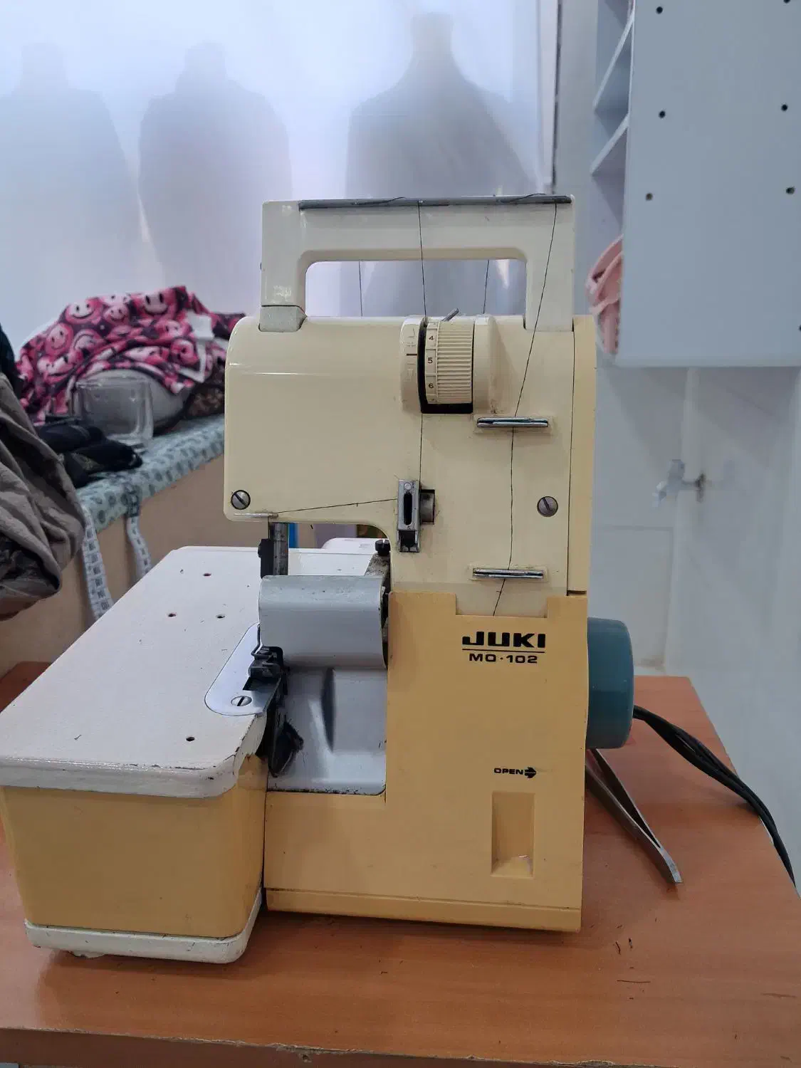 سردوز دونخ|چرخ خیاطی و ریسندگی|مهاباد (آذربایجان غربی), |دیوار