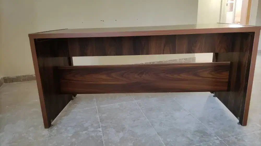 میز چوبی درحدنو|میز تحریر و کامپیوتر|ملایر, |دیوار