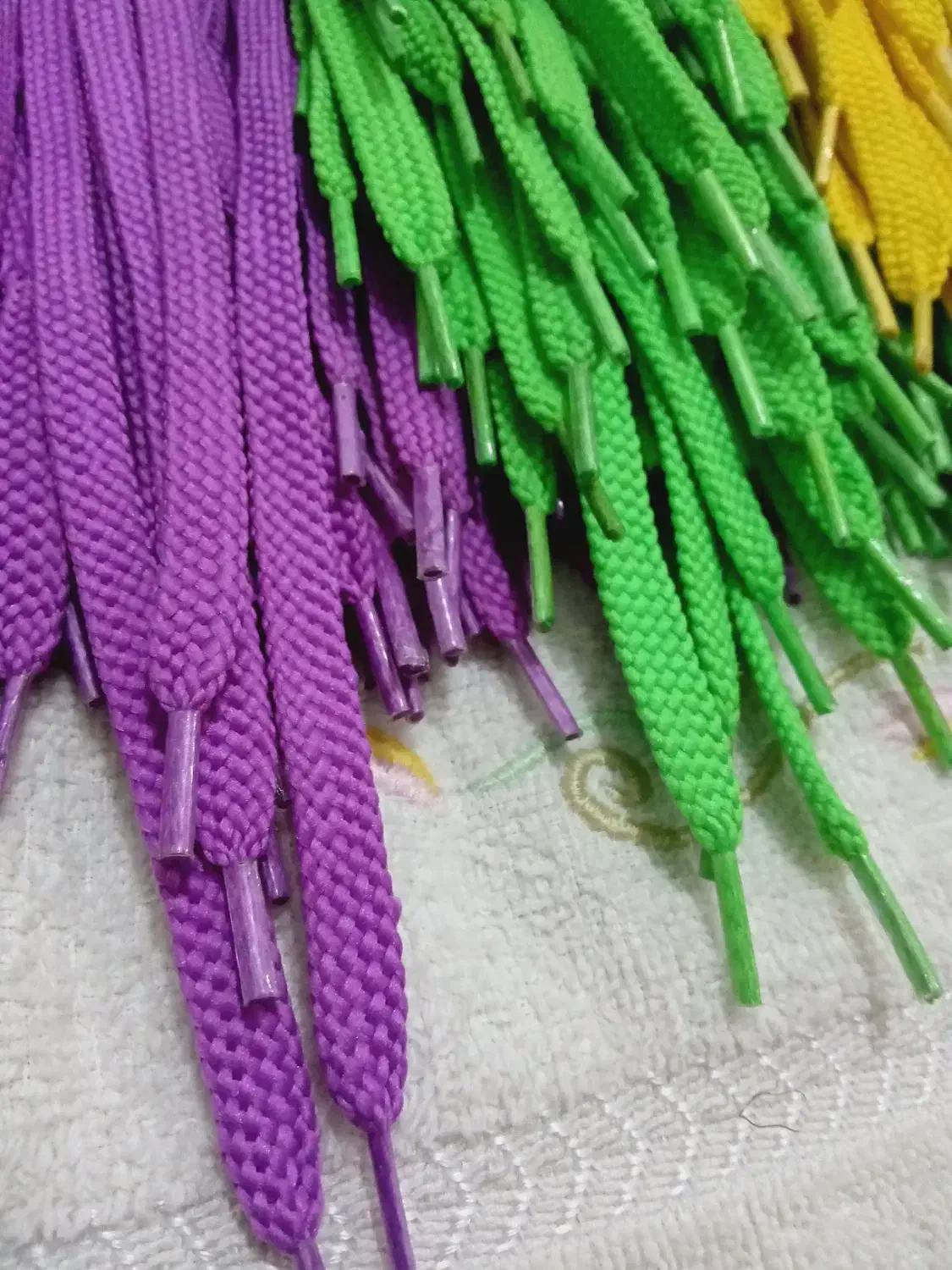 حراج   بند کفش زنانه مردانه بچه گانه|حراج|گمیشان, |دیوار