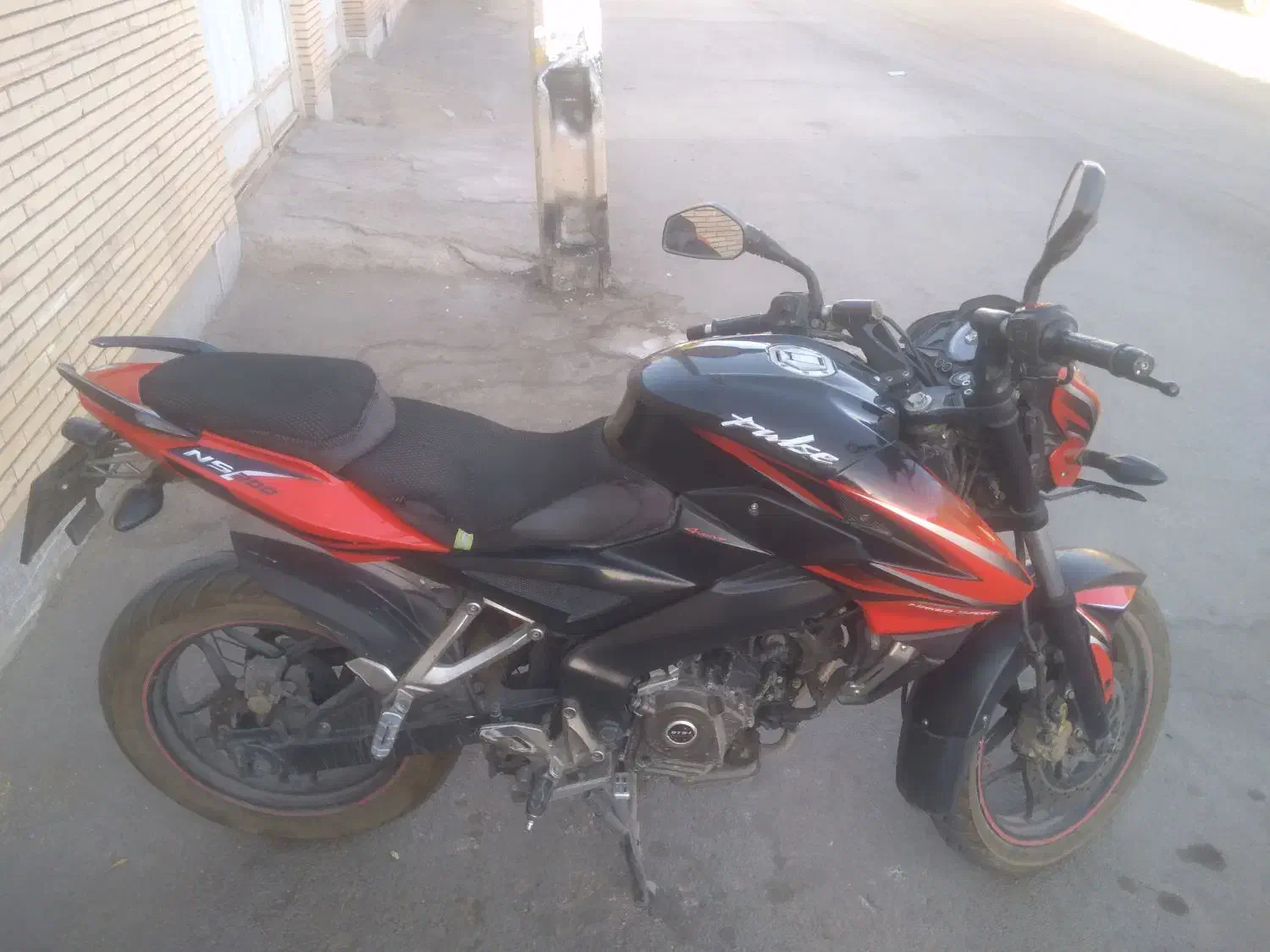 NS200 مدل 93 بسیار کم کار|موتورسیکلت|کرمان, |دیوار