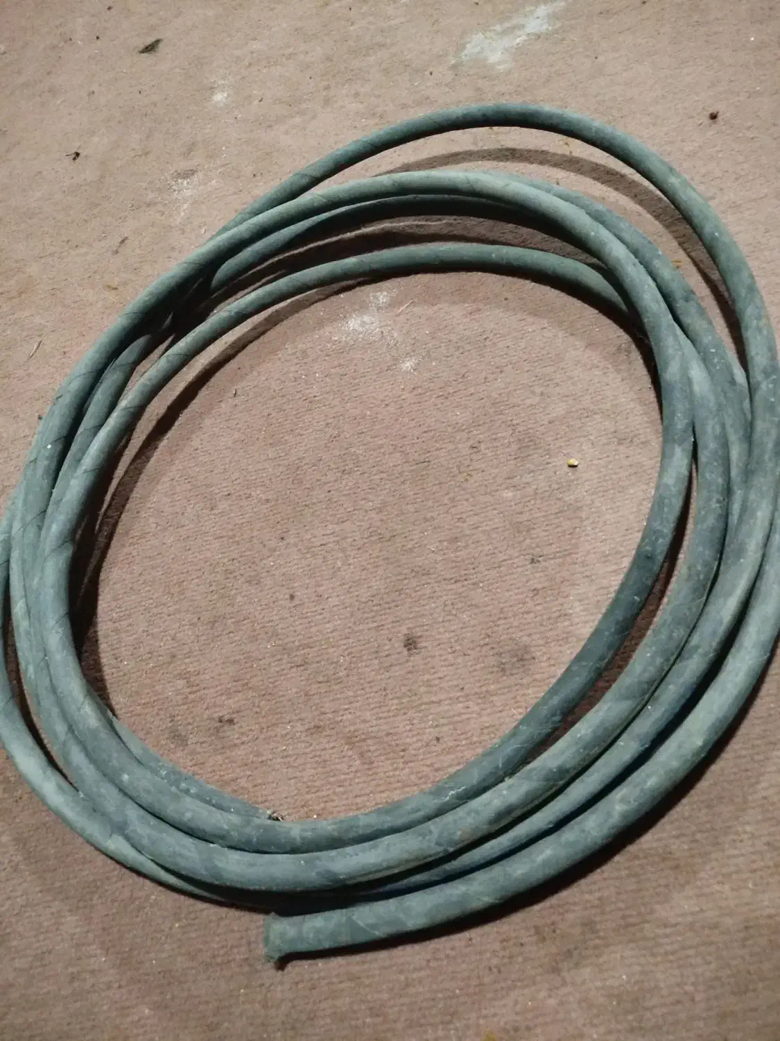 یک سیم سیار 11متری سه رشته ویک شیلنگ سیمی 8متری|ابزارآلات|مشهد, طرق|دیوار