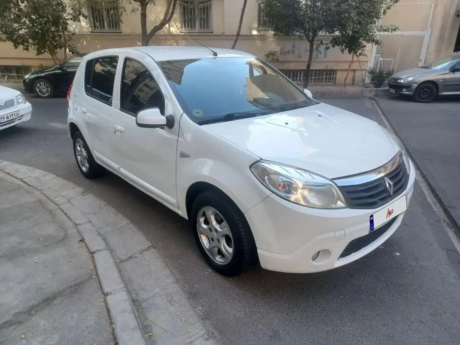 ساندرو اتوماتیک|خودرو سواری و وانت|تهران, شهر زیبا|دیوار