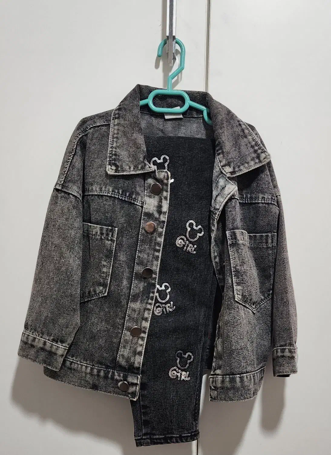 لباس|لباس|گنبد کاووس, |دیوار