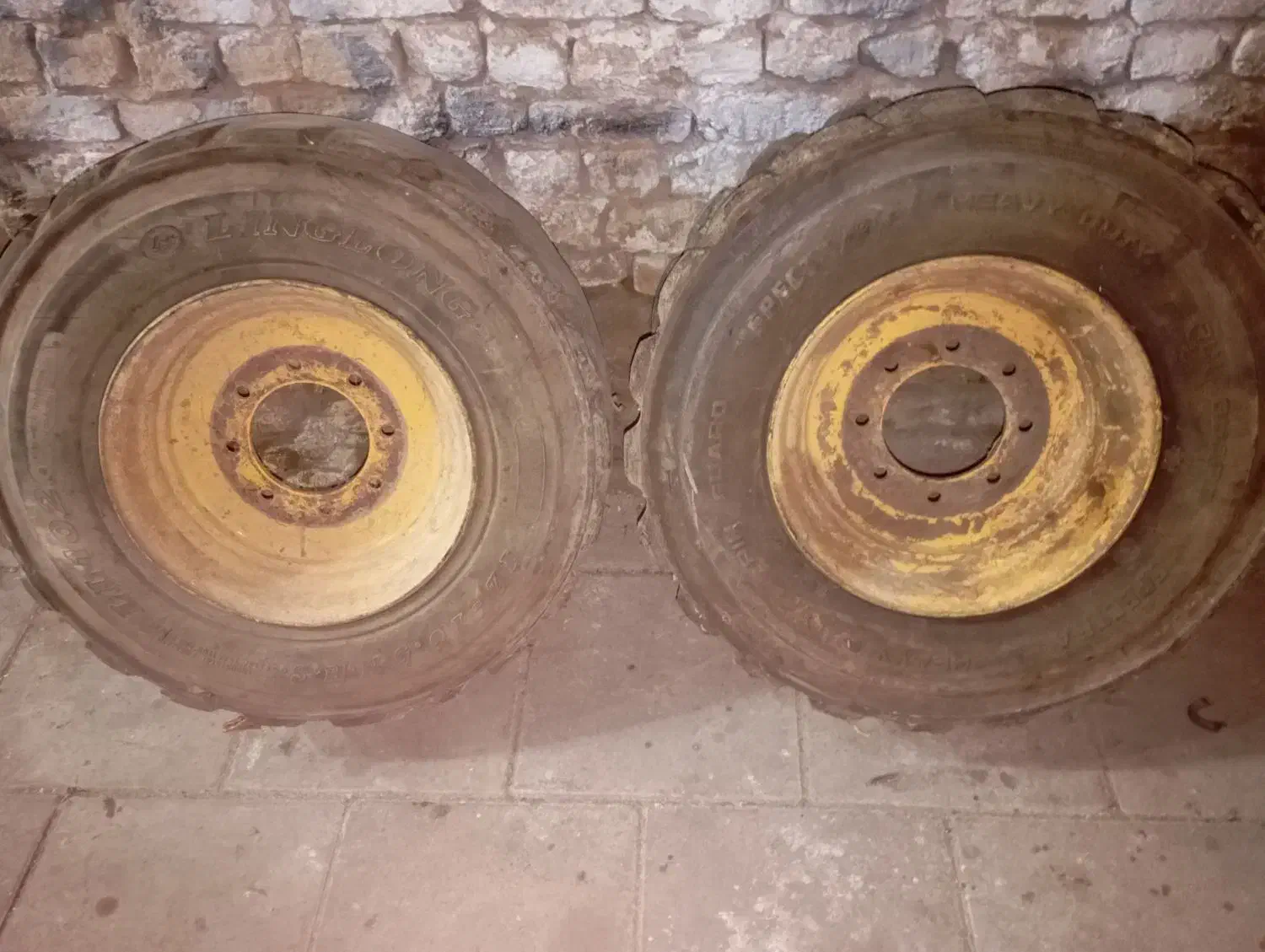 رینگ باکت و لیفتراک سایز16.5|قطعات یدکی و لوازم جانبی|آبیک, |دیوار