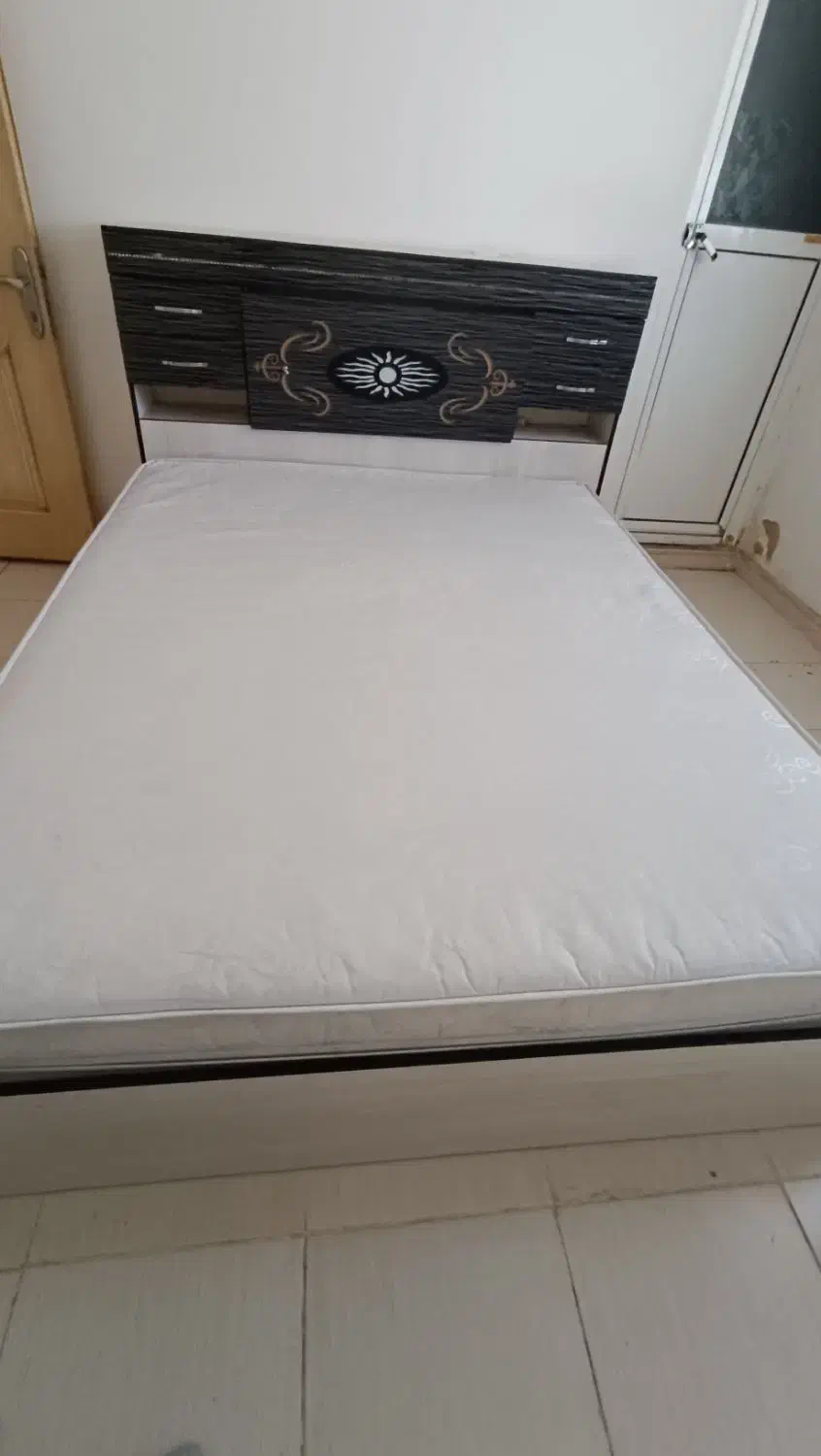 تختخواب دو نفره همراه با تشک|تخت و سرویس خواب|ایلام, |دیوار