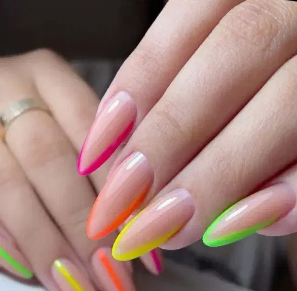 کاشت ناخن|خدمات آرایشگری و زیبایی|محمدشهر, محمدشهر|دیوار