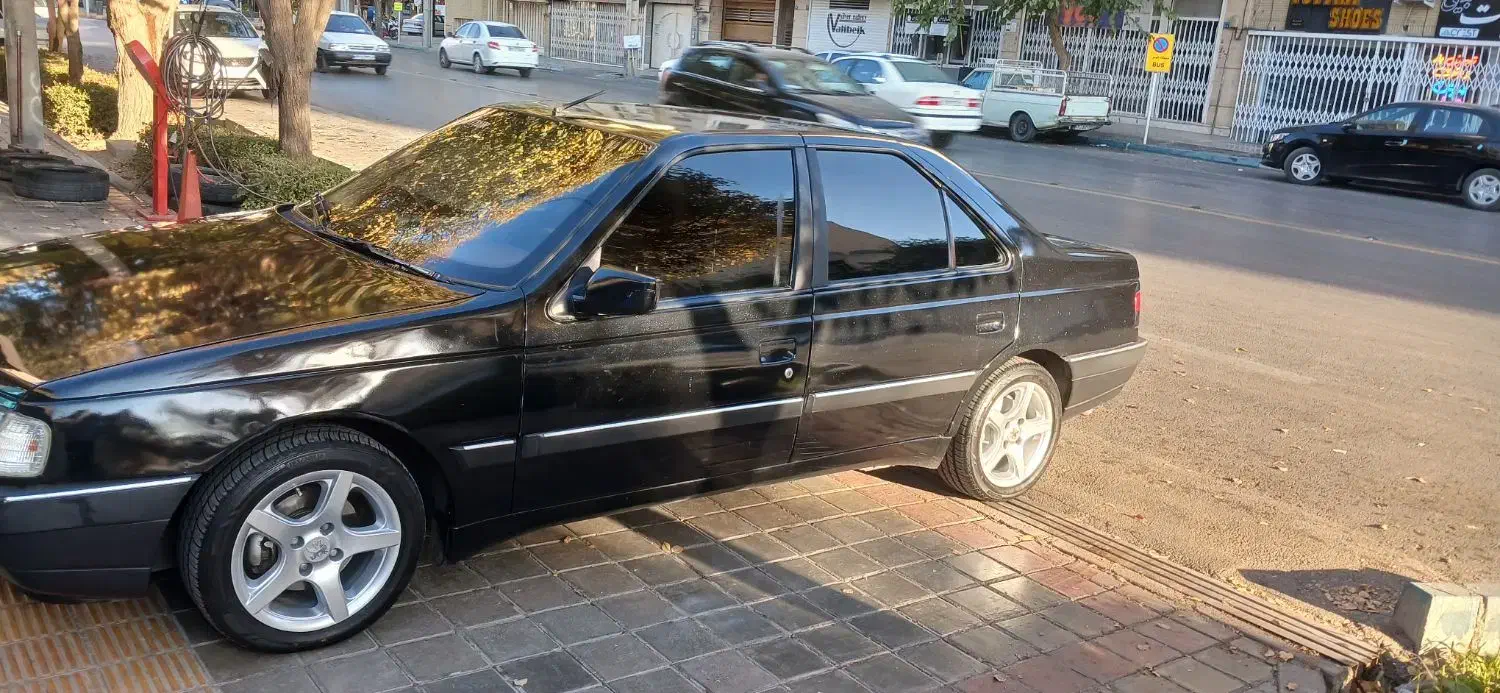 ۴۰۵ مشکی مدل ۸۲|خودرو سواری و وانت|اصفهان, دشتستان|دیوار