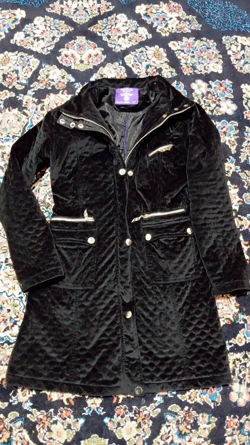 پالتو|لباس|زابل, |دیوار