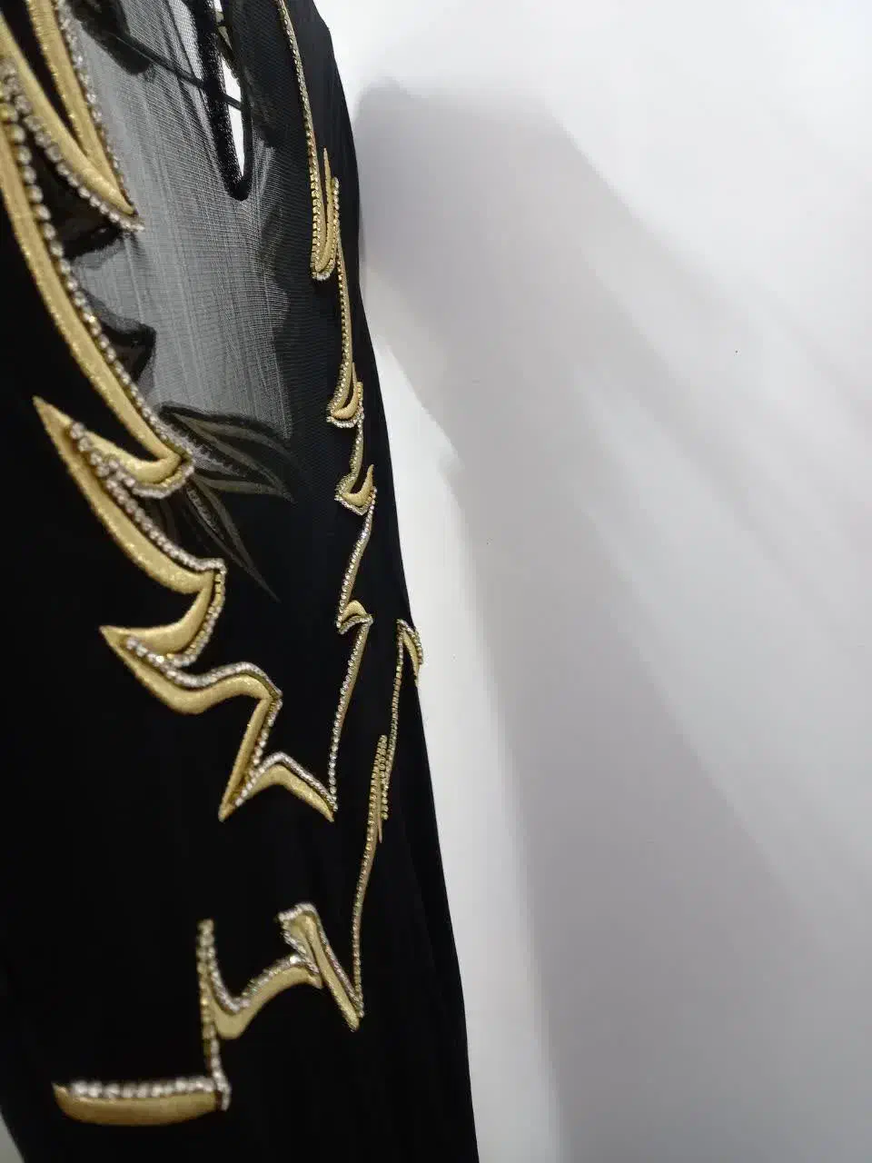 لباس مجلسی|لباس|شاهین‌شهر, عطار|دیوار