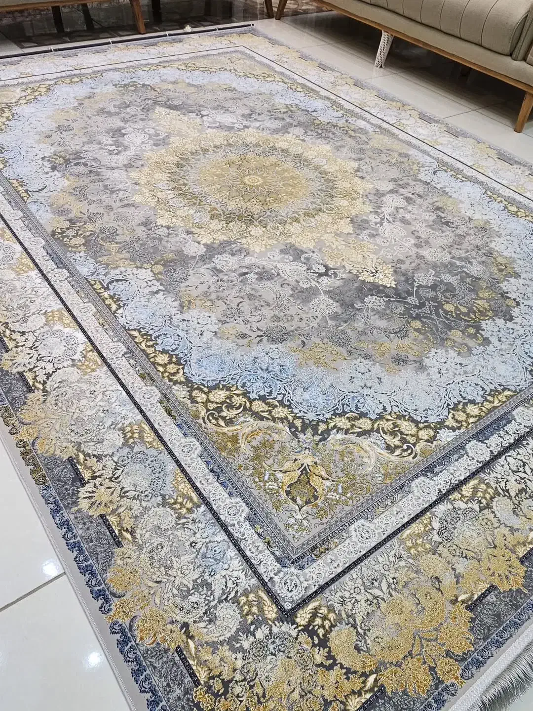 فرش ملکه مسی پالت ۱۲۰۰شانه صادراتی بیش ۳۰۰طرح ورنگ|فرش|شیراز, فرگاز|دیوار