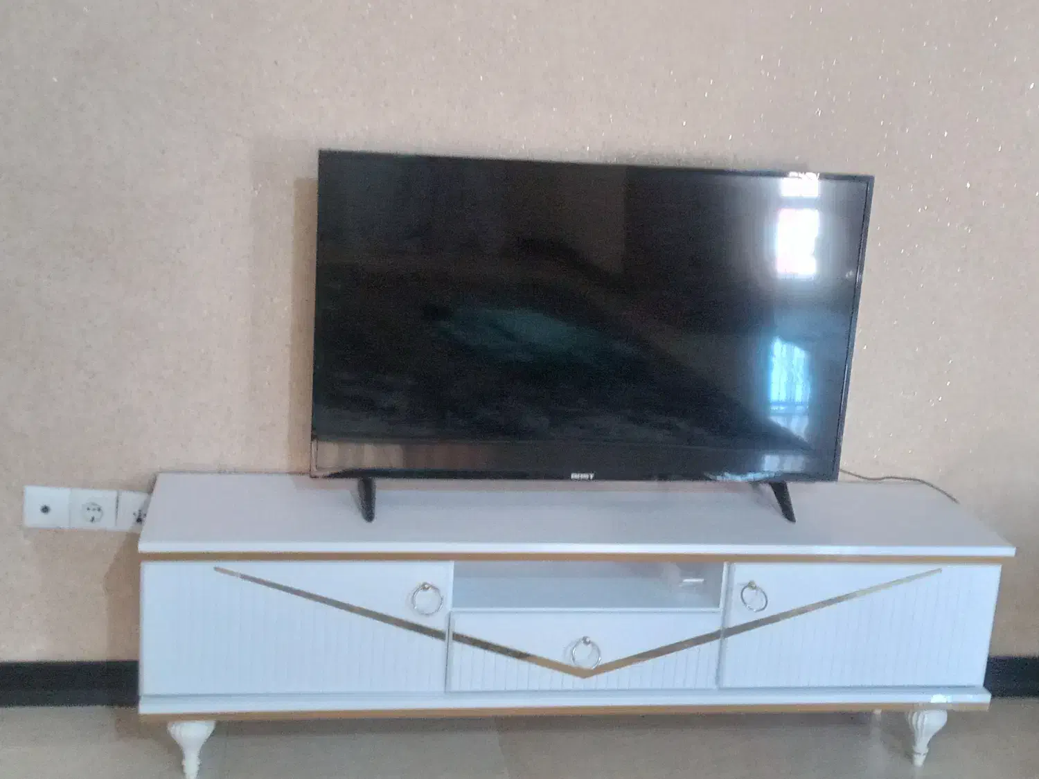 تلوزیون ال ای دی 42اینچ مدل bost نو|تلویزیون و پروژکتور|پرند, فاز ۵|دیوار