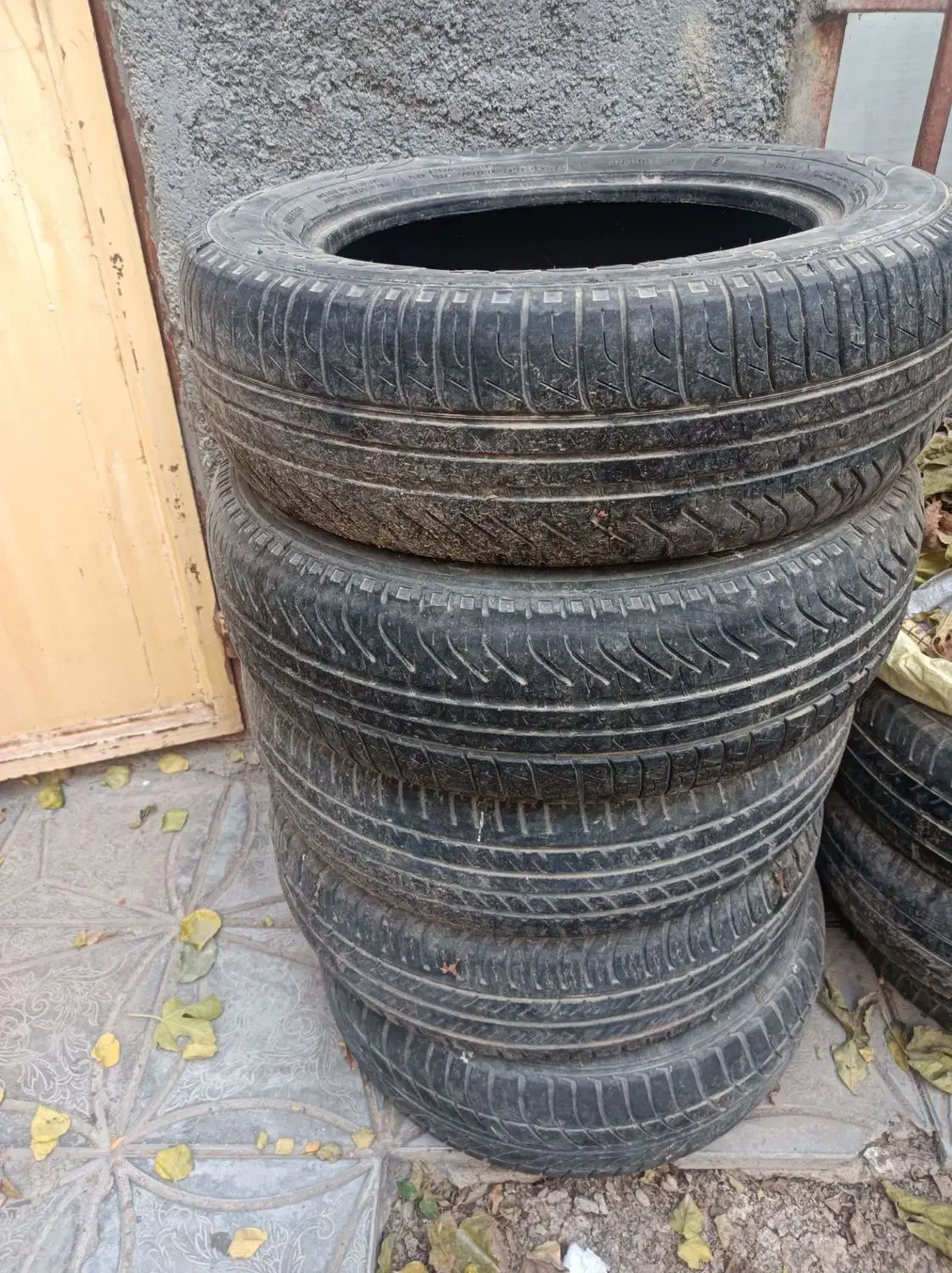 پنج حلقه لاستیک ال۹۰ویک تخته عقب ۴۰۵|قطعات یدکی و لوازم جانبی|بجنورد, |دیوار