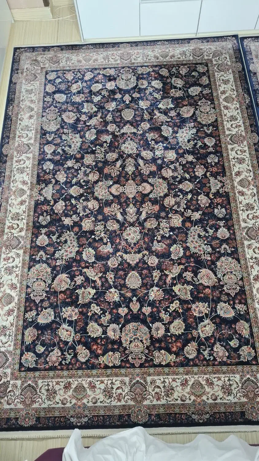 یک عدد فرش اعیان کلکسیونی ۱۲۰۰ شانه ۶ متری|فرش|کرج, گوهردشت|دیوار