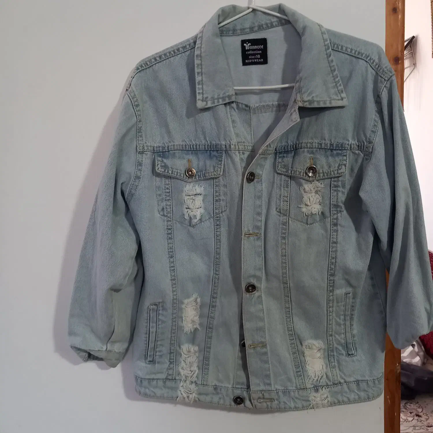 لباس|لباس|سیاهکل, |دیوار