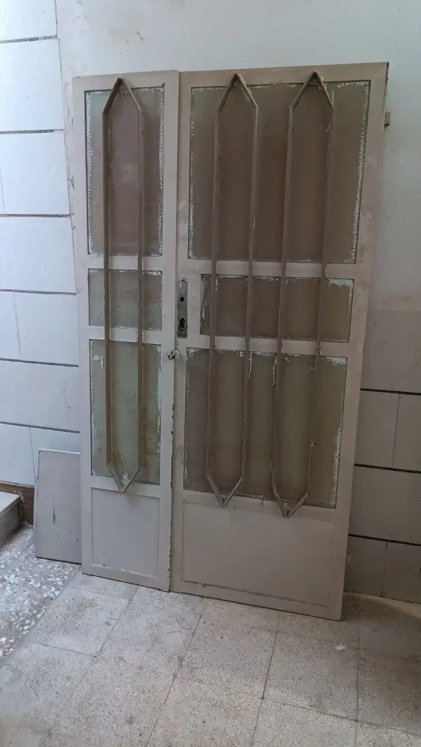 درب و پنجره آلومینیومی و درب آهنی|مصالح و تجهیزات ساختمان|آبادان, |دیوار