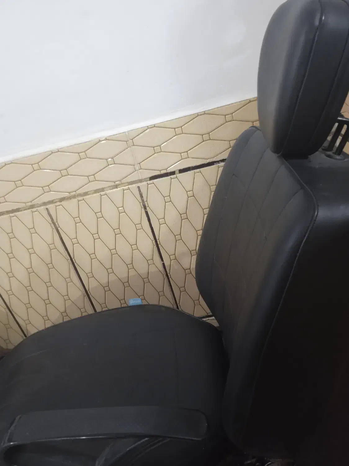 صندلی اصلاح|صندلی و نیمکت|دزفول, |دیوار