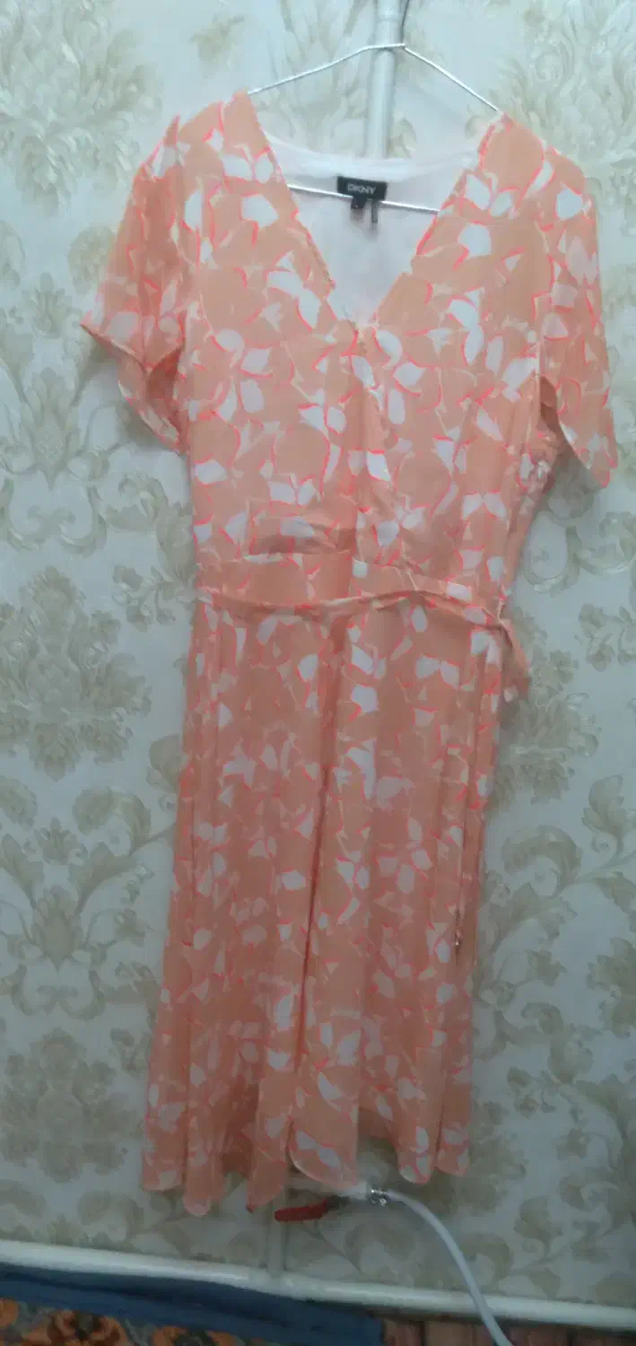 همشون درحد نوهستند|لباس|خوی, |دیوار