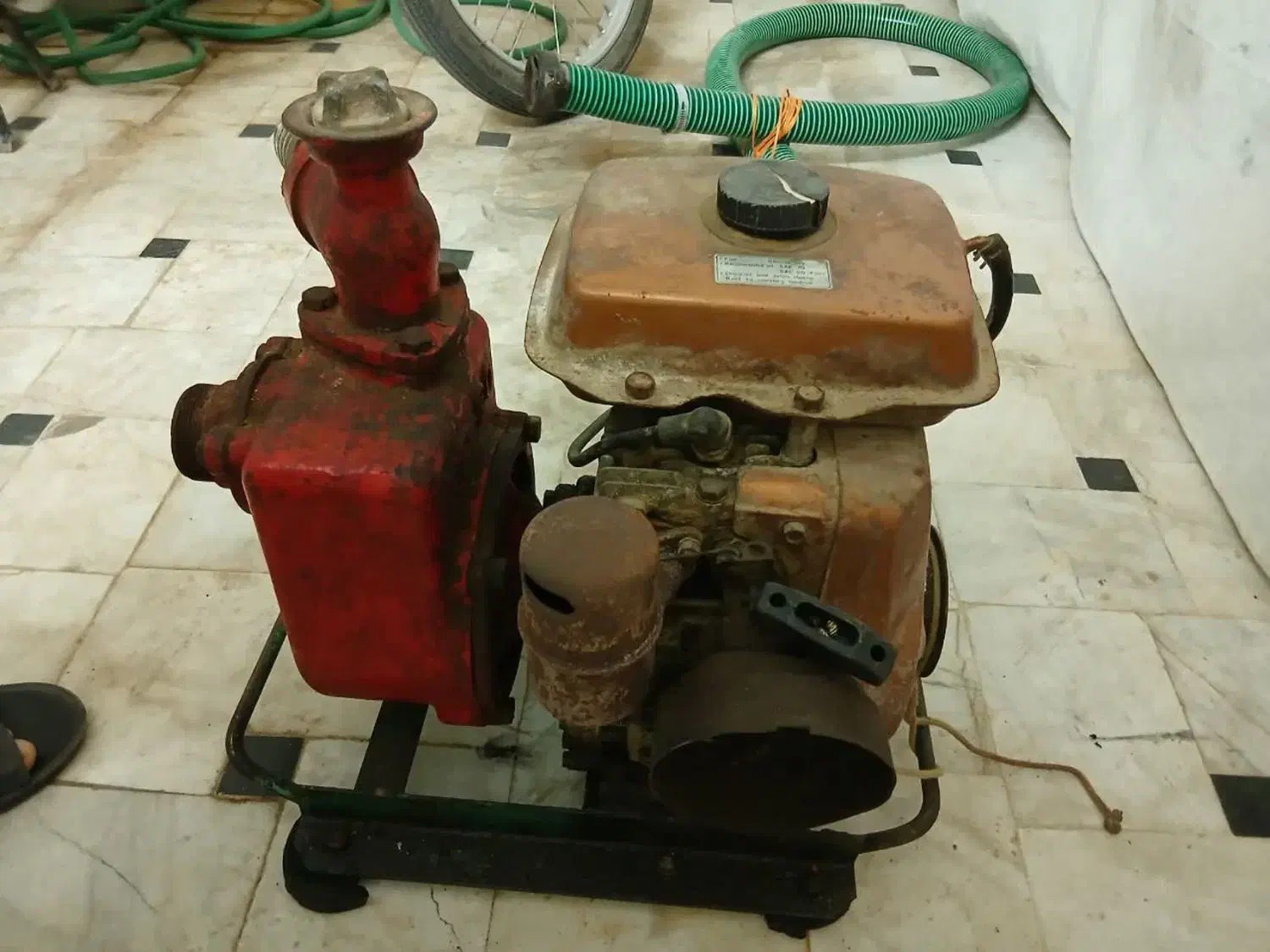 پمپ آب بنزینی|مصالح و تجهیزات ساختمان|قم, منبع آب|دیوار