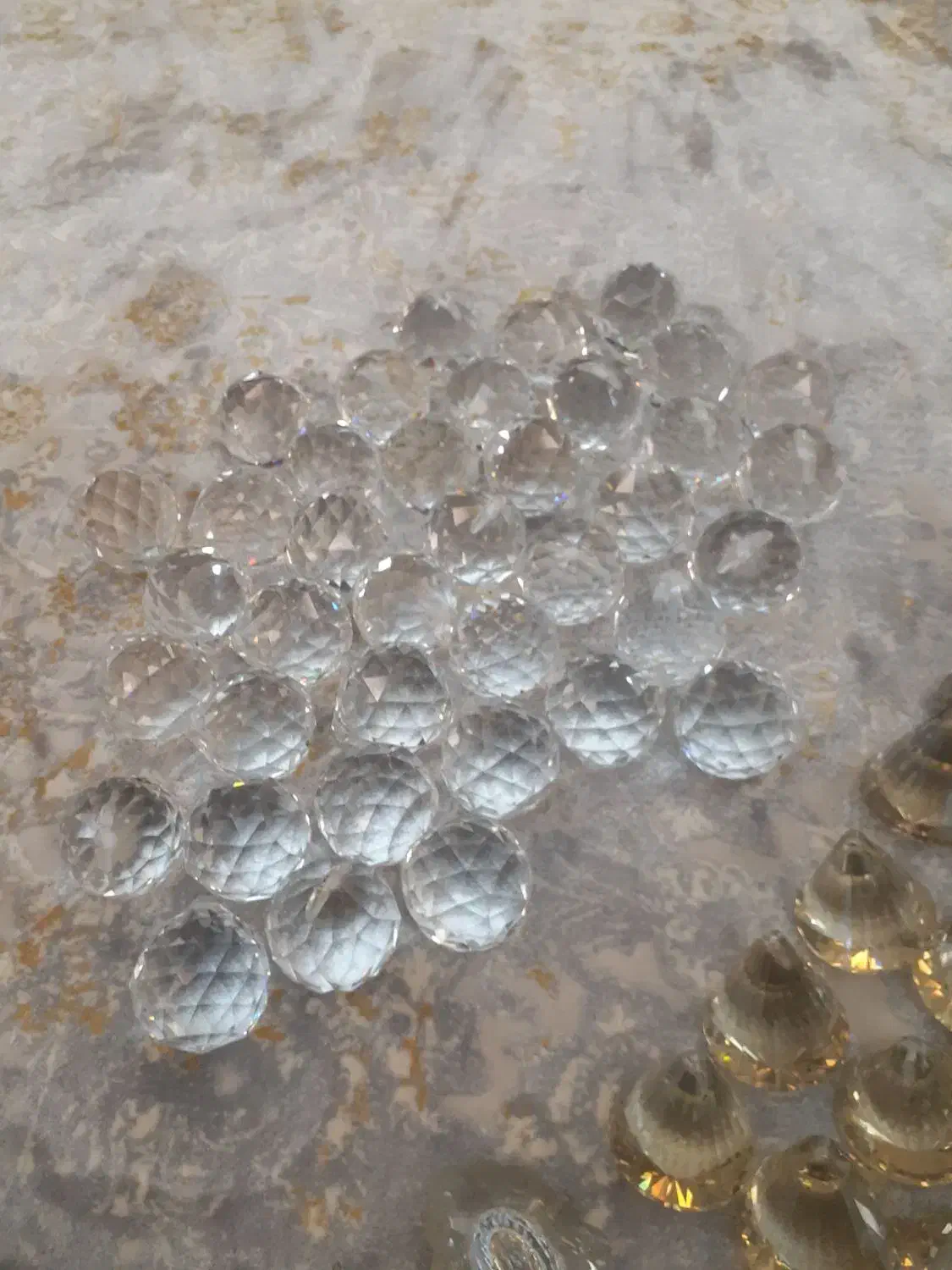 گوی کریستالی|لوستر و چراغ آویز|کرمانشاه, |دیوار