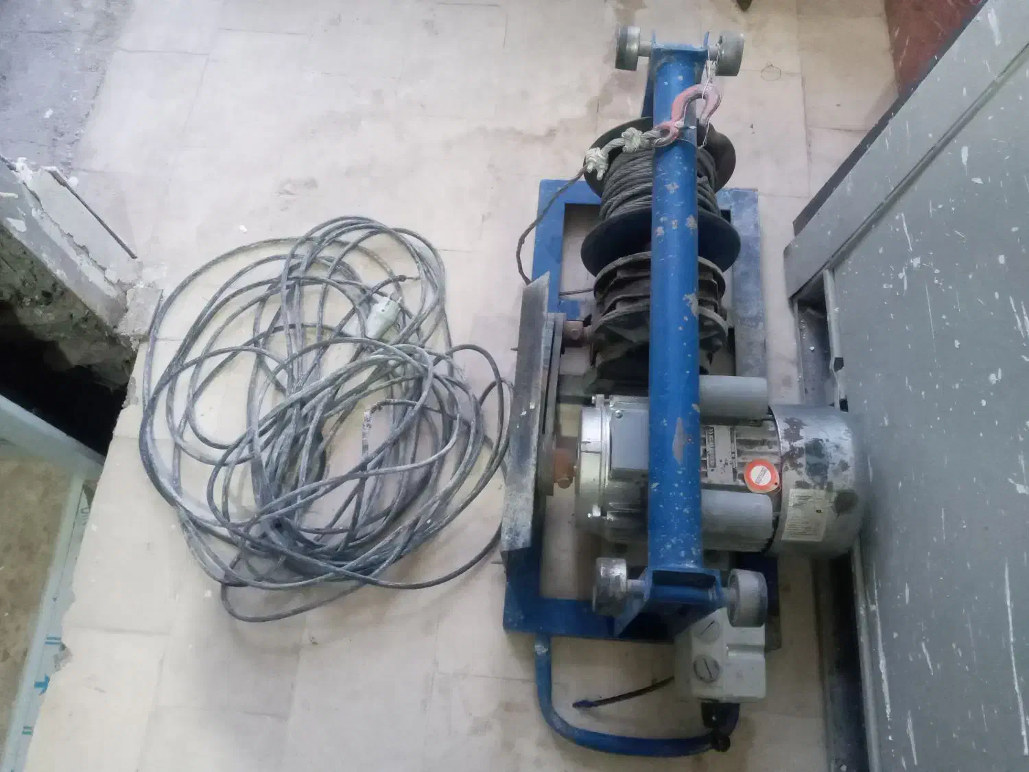 بالابر ساختمانی|مصالح و تجهیزات ساختمان|خلخال, |دیوار