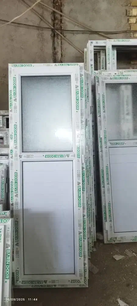 نصاب درب و پنجره دوجداره|خدمات پیشه و مهارت|قم, پردیسان|دیوار