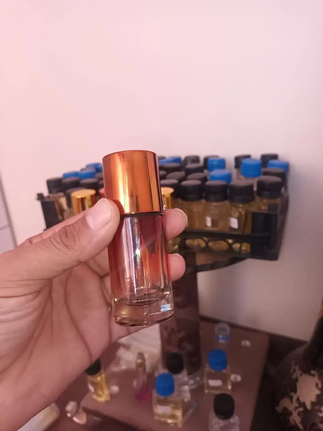 انواع عطر پرفروش باکیفیت|آرایشی، بهداشتی، درمانی|پرند, فاز ۶|دیوار