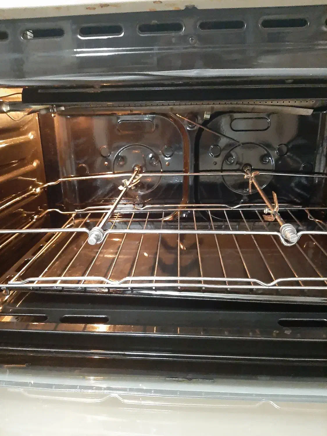 خانه و اشپز خانه|اجاق گاز و لوازم برقی پخت‌وپز|اصفهان, باغ زرشک|دیوار