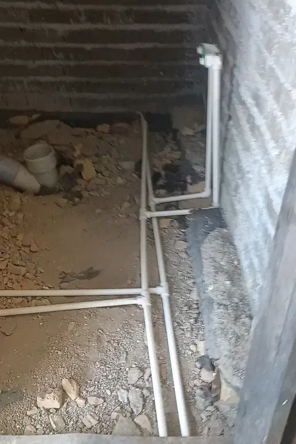 تاسیسات برق کشی و لوله کشی|خدمات پیشه و مهارت|نهاوند, |دیوار