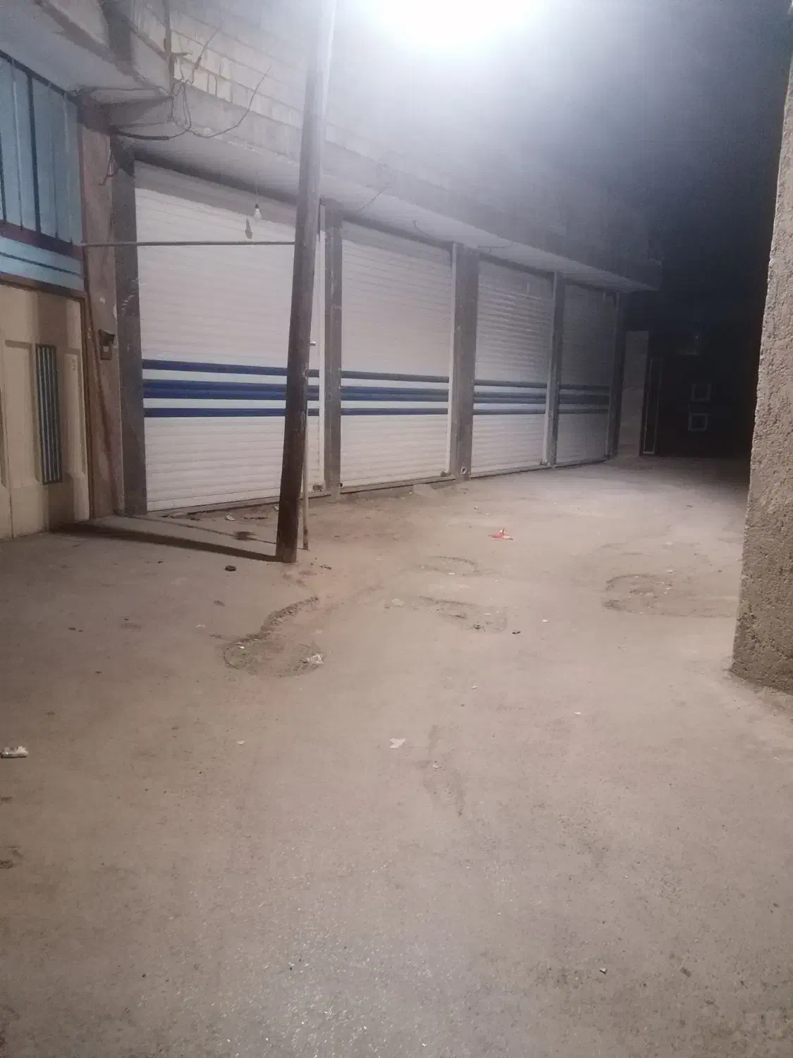 فروش مغازه 30 متری با 4 متر ارتفاع|فروش مغازه و غرفه|خمینی‌شهر, |دیوار