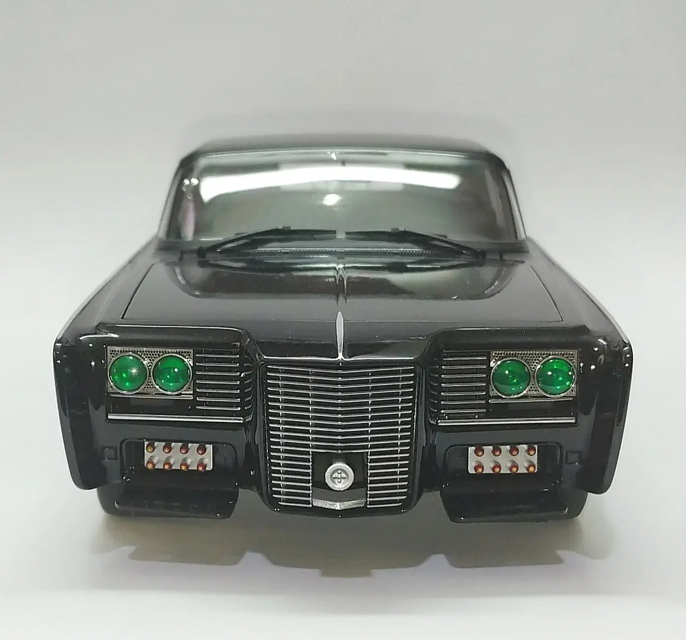 ماکت آمریکایی کرایسلر (فیلم زنبور سبز) مقیاس 1/18|اسباب‌‌بازی|تهران, آرژانتین|دیوار