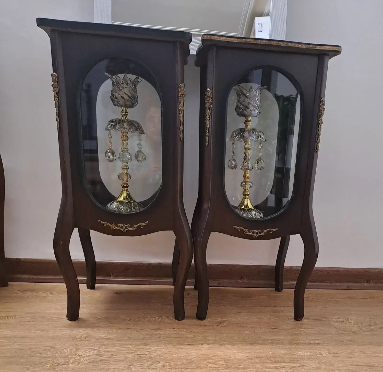 میز کنسول کنار سالنی دوعدد وپاتختی|بوفه، ویترین، کنسول|تربت جام, جامرود|دیوار