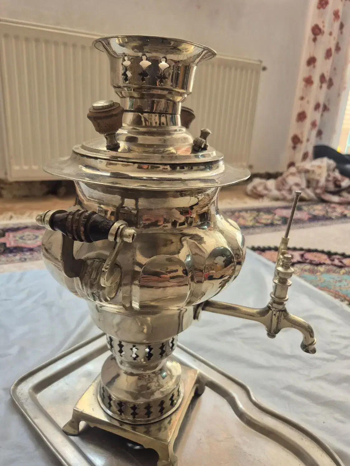 سماور زغالی|کلکسیون اشیاء عتیقه|شهرکرد, |دیوار