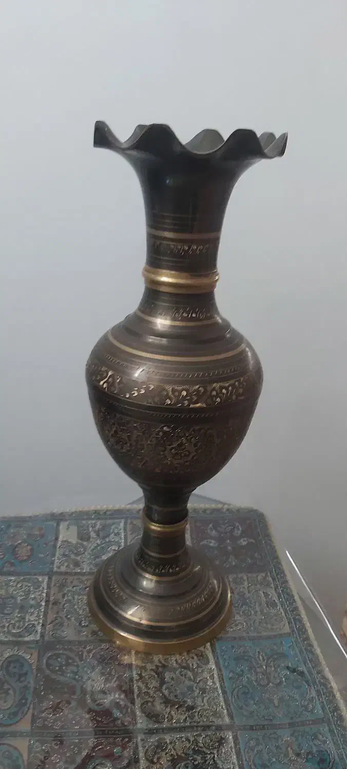 گلدان برنزی هندی|صنایع دستی و سایر لوازم تزئینی|اردبیل, |دیوار