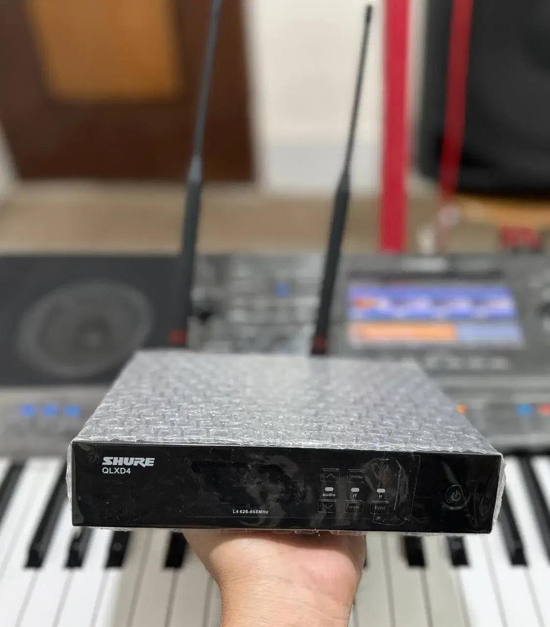 میکروفون شور|آلات موسیقی|کاشمر, |دیوار