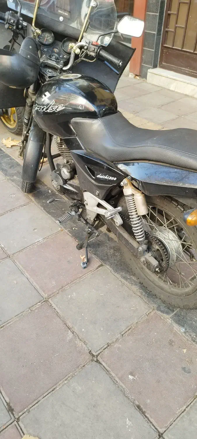 دایچی ۲۰۰ سی سی|موتورسیکلت|تهران, درختی|دیوار