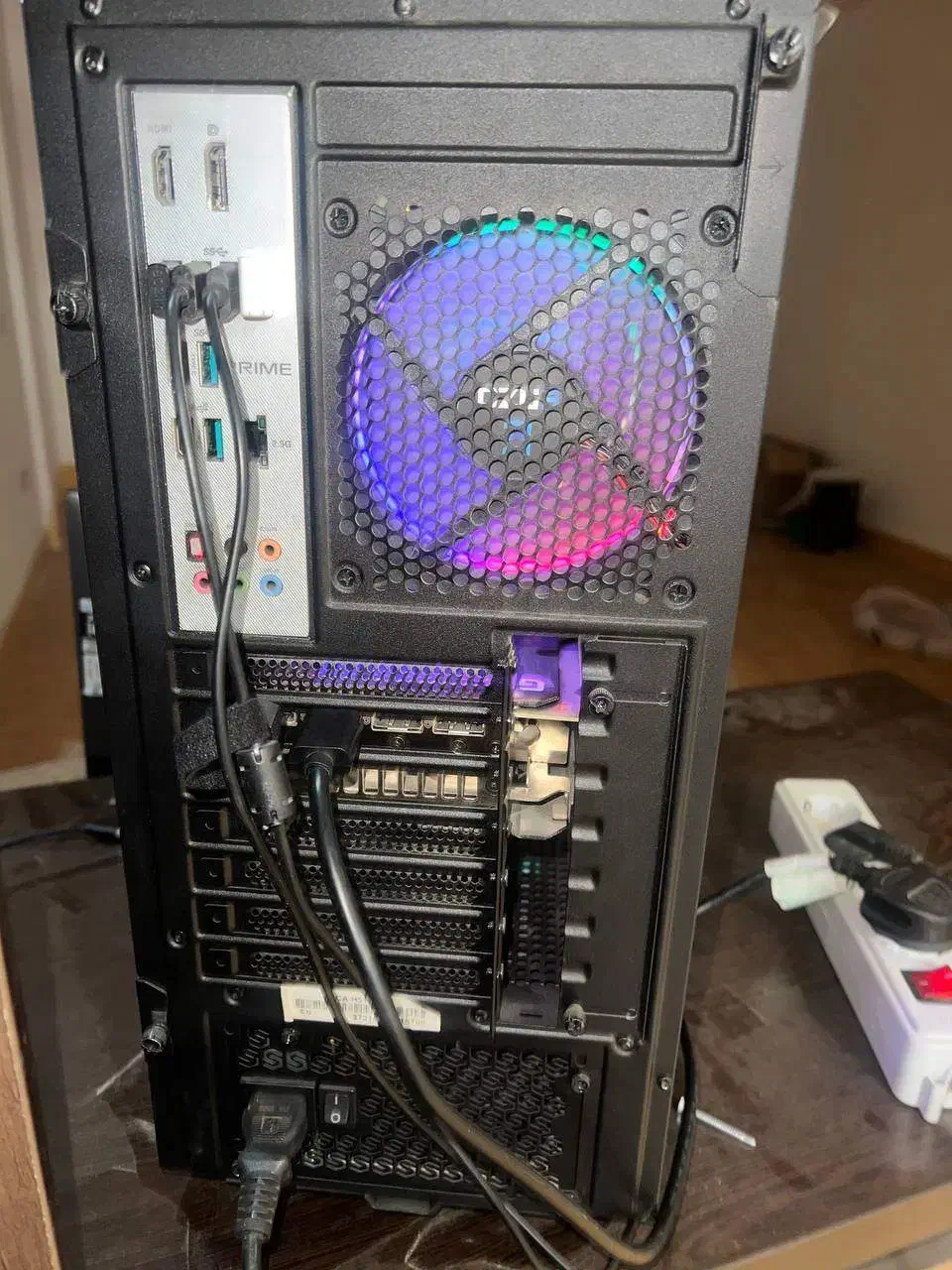 کیس|رایانه رومیزی|تهران, فلسطین (میدان انقلاب)|دیوار