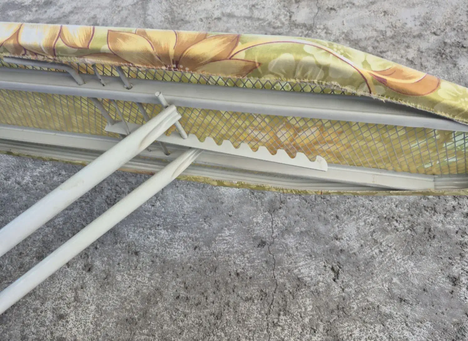 میز اتو با قابلیت تنظیم ارتفاع|اتو و لوازم اتو|مبارکه, |دیوار