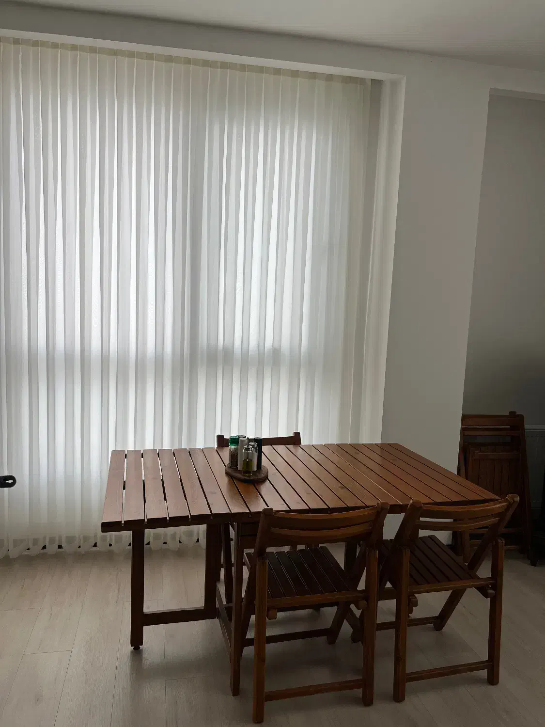 میز تاشو 2 به ۴ به ۶ تمام چوب|میز و صندلی غذاخوری|رشت, گلسار|دیوار