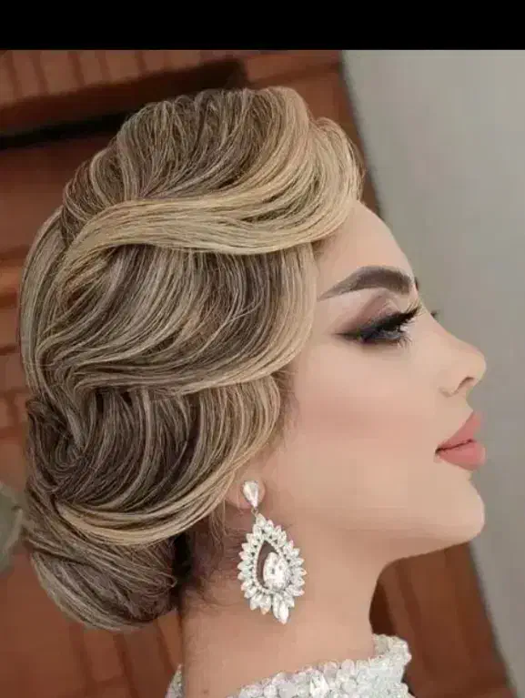 تخفیف ویژه میکاپ شینیون|خدمات آرایشگری و زیبایی|تربت جام, پاسداران|دیوار