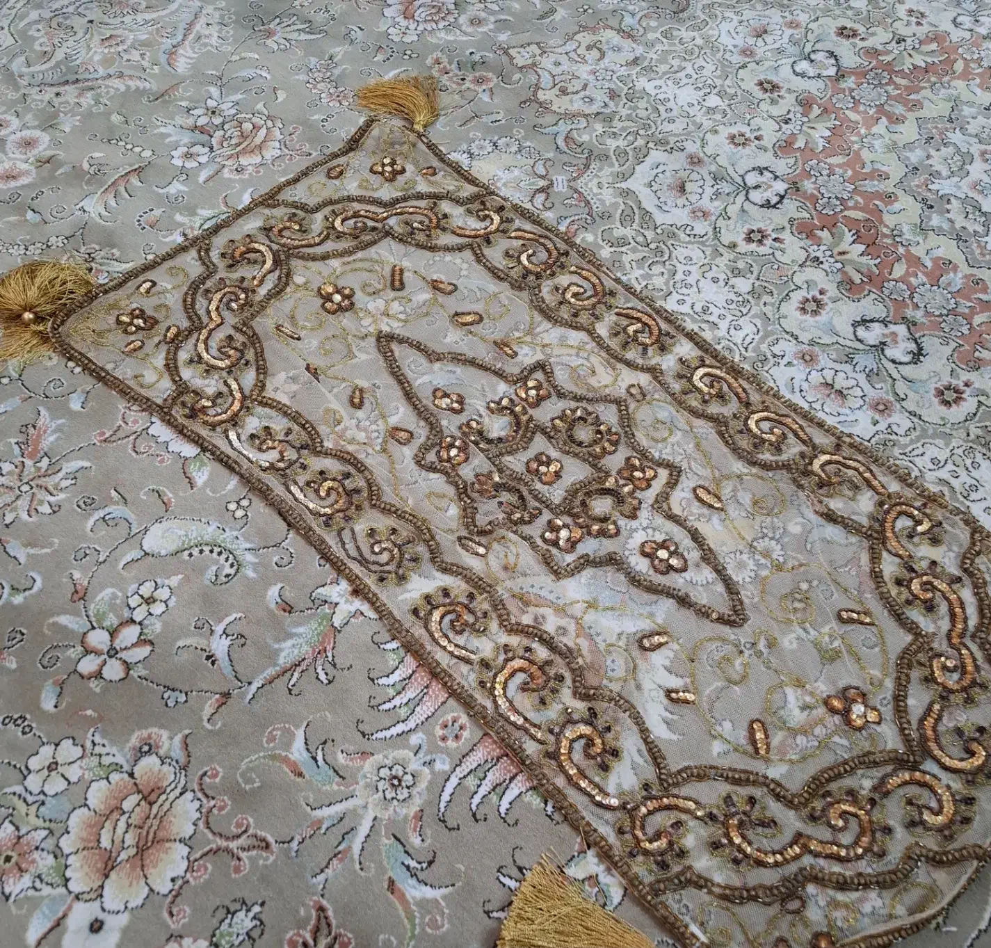 ست رومیزی  کار شده|پرده، رانر، رومیزی|اهواز, کوی باهنر|دیوار