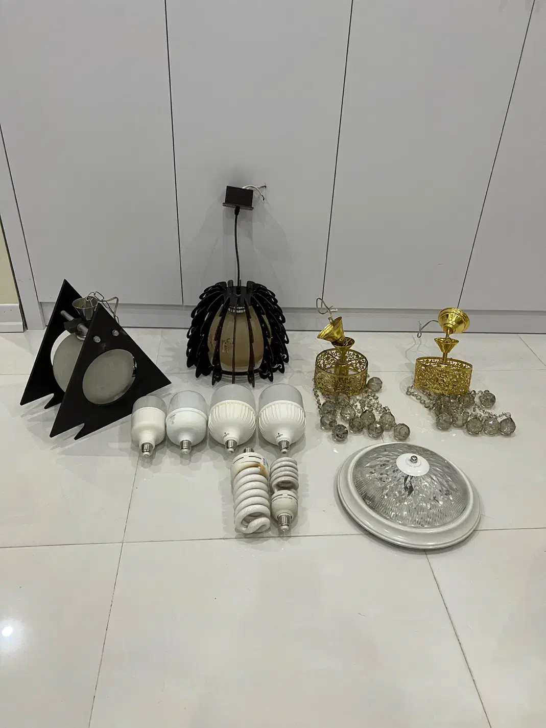 تعدادی لوستر و لامپ|لوستر و چراغ آویز|فردیس, شهرک ۱۱۰|دیوار