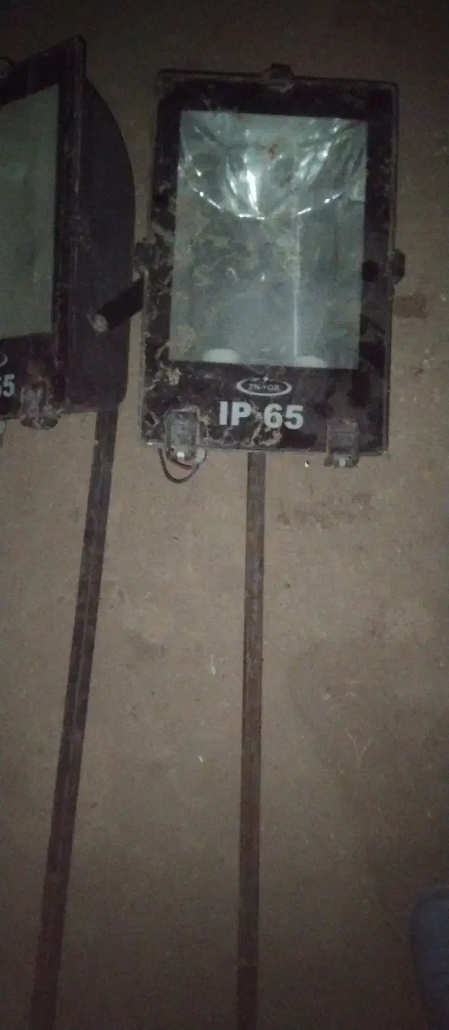 پروژکتور|لامپ و چراغ|محمدیه-قزوین, |دیوار