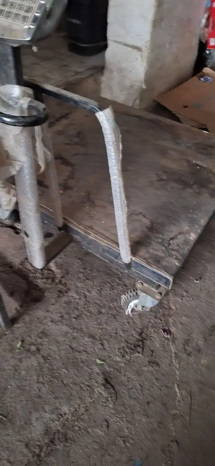 باسکول درحد نو سالم فقط یه باتری میخاد|فروشگاه و مغازه|تهران, دولتخواه شمالی|دیوار